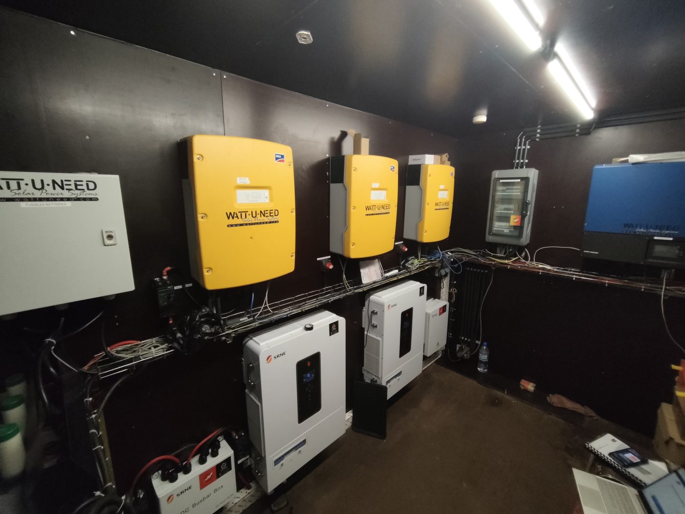 Salle technique multi-onduleurs